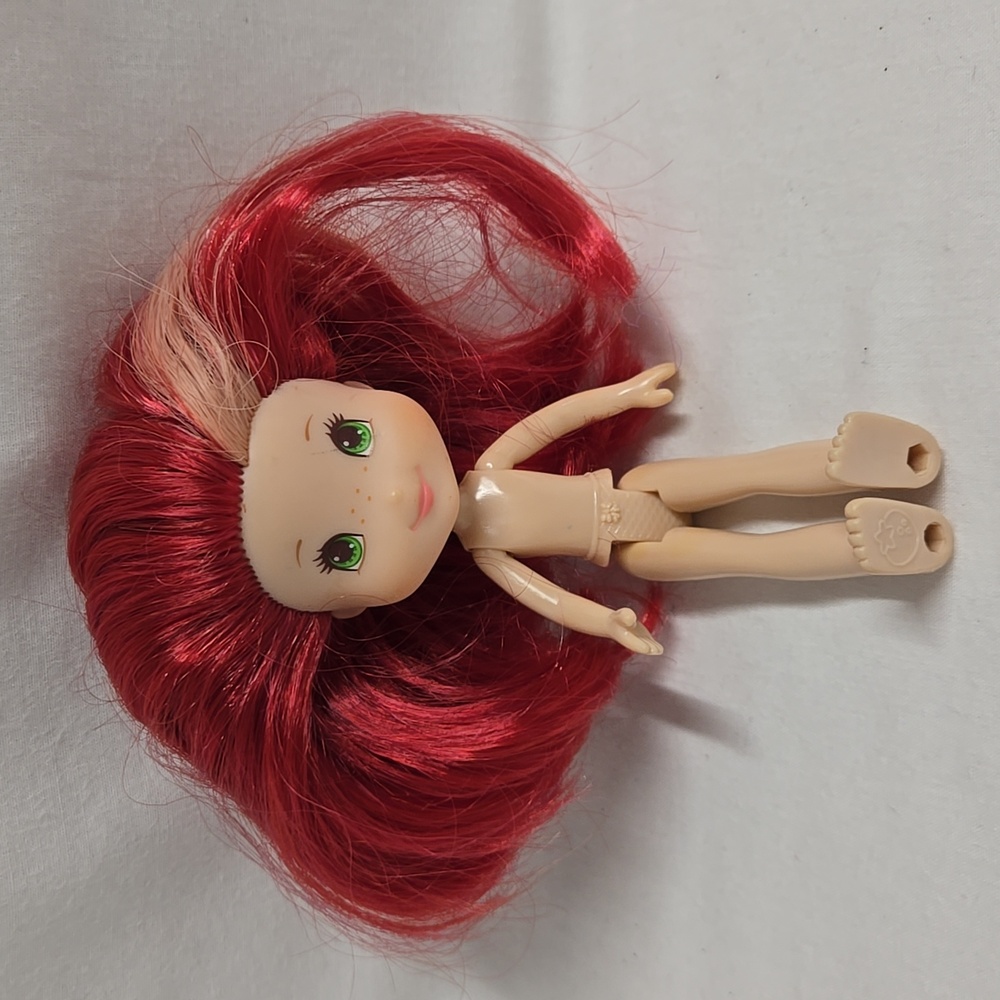 Strawberry Shortcake 6" Doll Figure 2008 TCFC Poseable Freestanding  CUTE